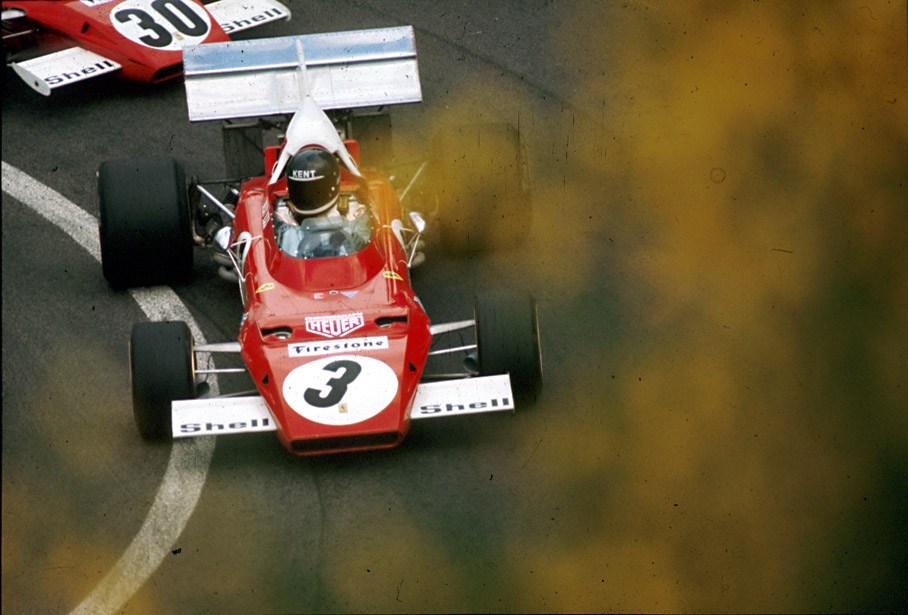 Jacky Ickx, Ferrari 312B2, in front of team mate Giovanni Galli