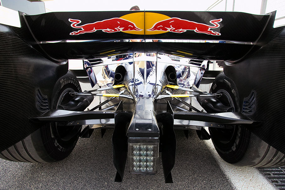 Red Bull rear with diffusor, rear wings and suspension