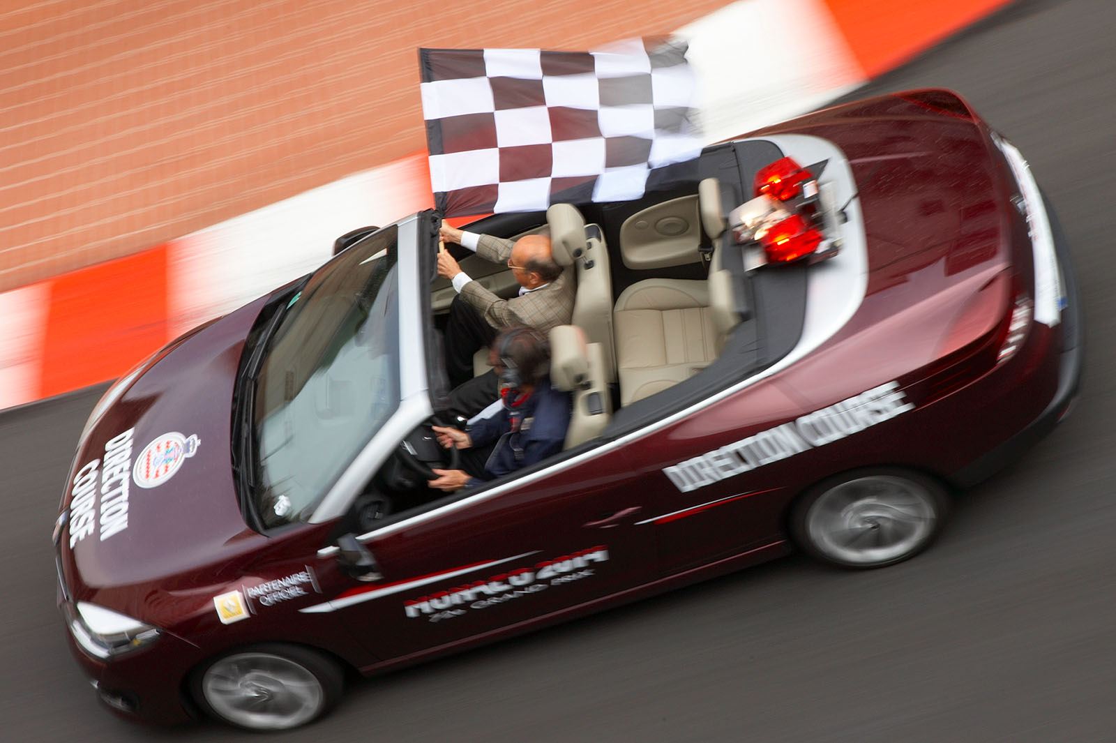 Clear track: A car of the direction de course checking the circuit's safety