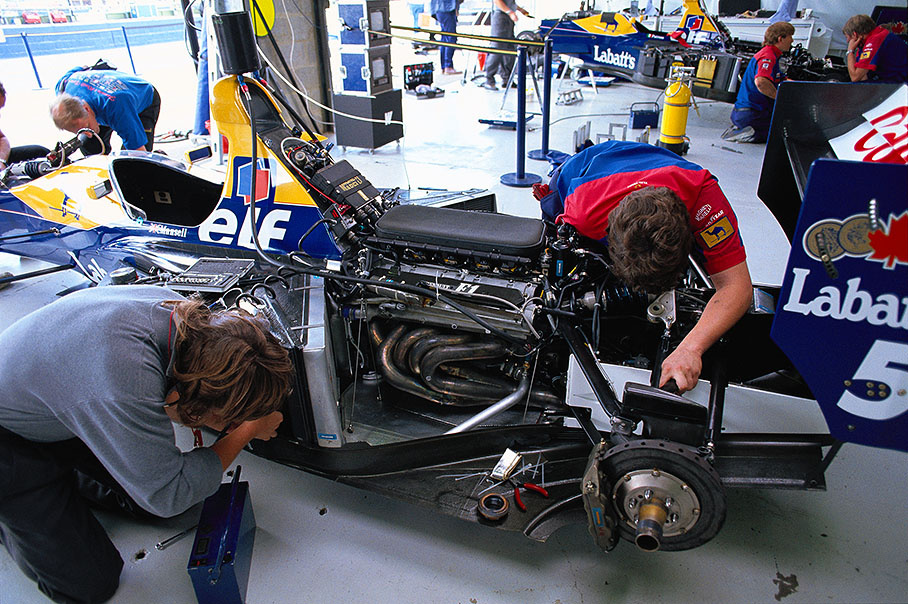 Mansell's Williams-Renault FW14 (Renault RS3 V10 3.5 litre engine) is being prepared for action