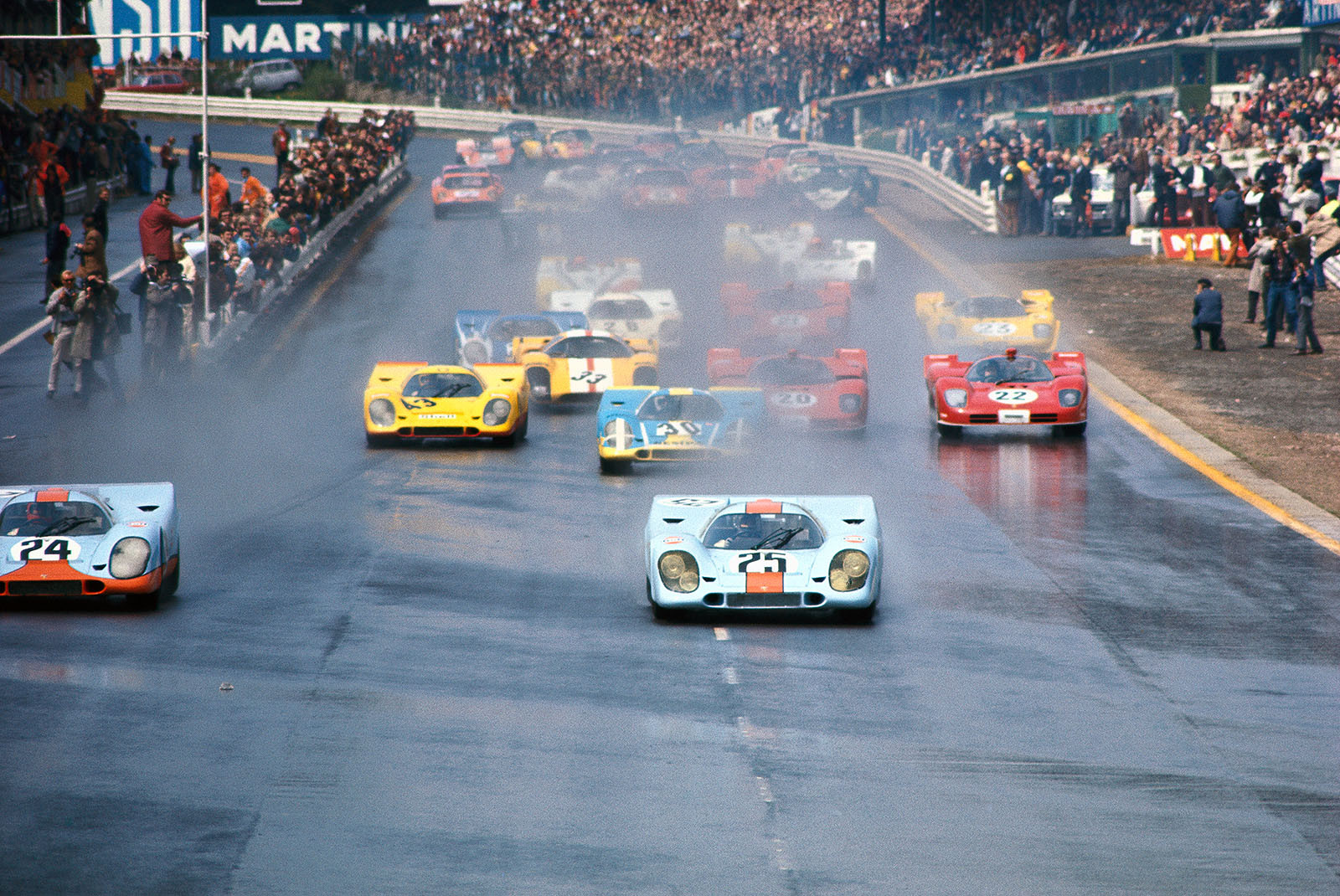 J. W. Automotive Engineering's Porsches start from front row, car no. 24 is the later winner Porsche 917K 0014 driven by Jo Siffert (CH) and Brian Redman (GB), car no. 25 the Porsche 917K 004/017 of Pedro Rodriguez (MEX) and Leo Kinnunen (SF) retires after 44 laps