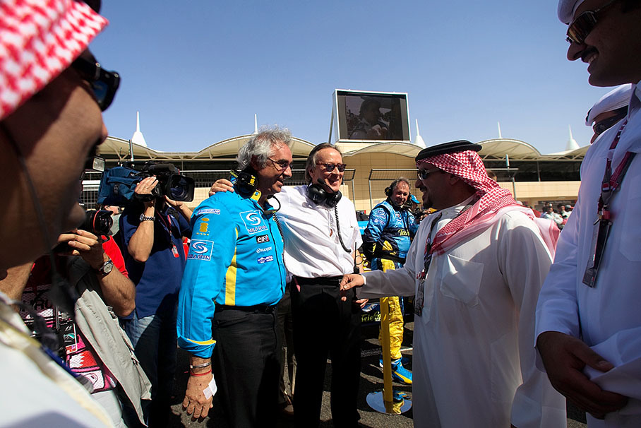 High visitor on the grid - Sheikh Salman bin Hamad Al Khalifa greeting Flavio Briatore of Renault and Mansour Ojjeh of TAG McLaren