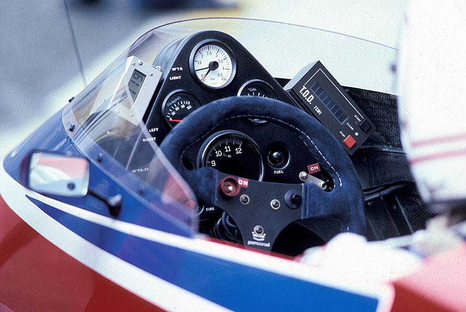 Cockpit ofAlan Jones' Lola-Haas-Cosworth, Imola 1986