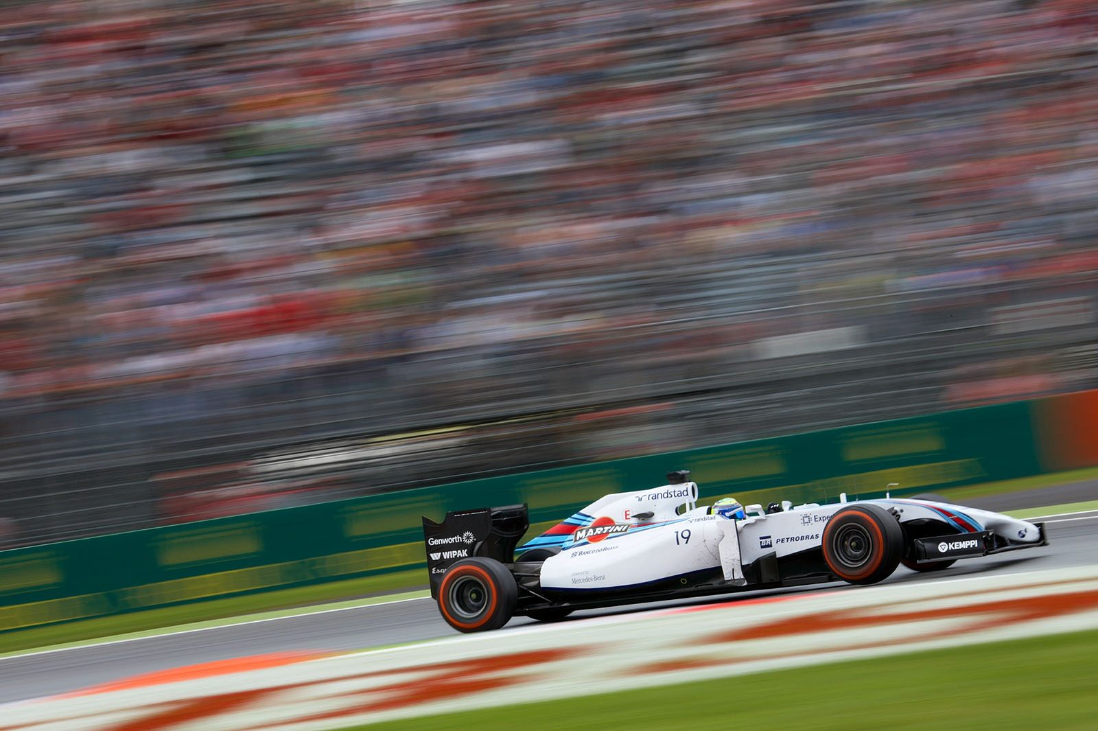 Felipe Massa, Williams-Mercedes, drives through the 1st chicane