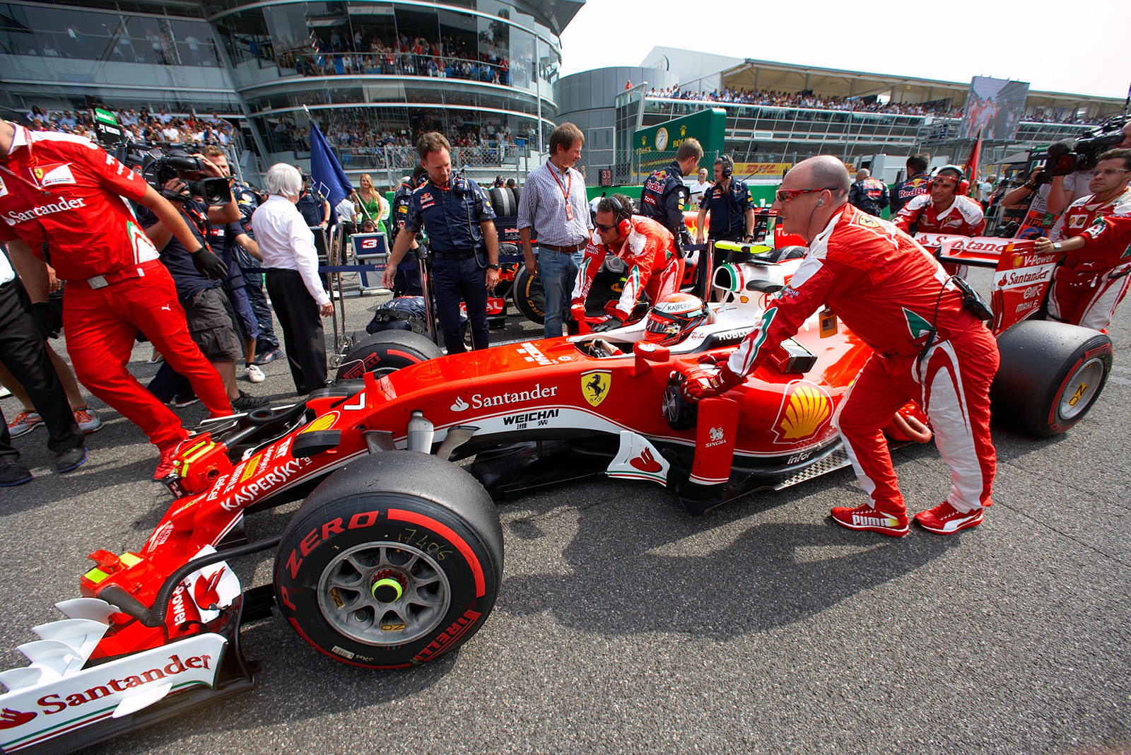 Kimi Raikkonen, Ferrari, pushed to his grid position four, Monza, Italian Grand Prix, 2016