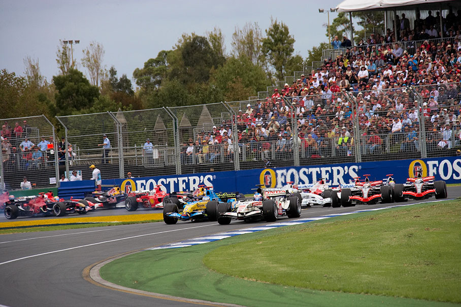 Start field enters first corner