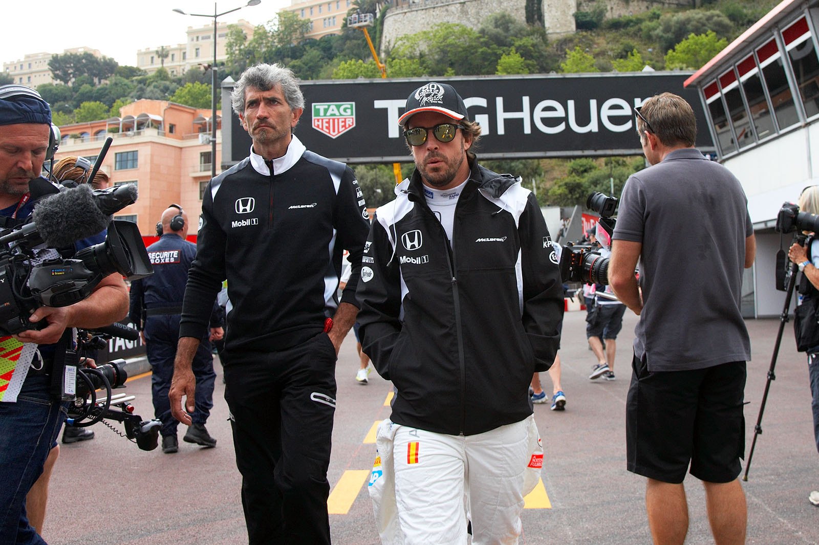 Fernando Alonso on his way to the McLaren pits, Monte Carlo Grand Prix, 2016