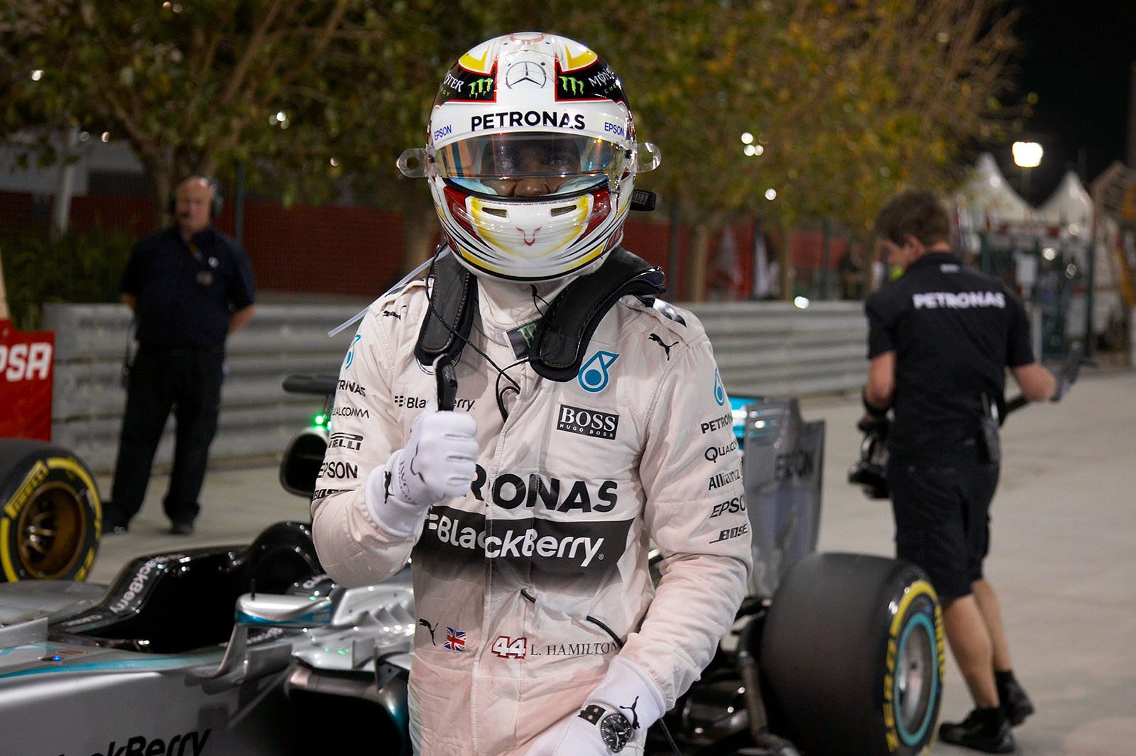 Lewis Hamilton, Mercedes, made it pole position for the fourth time in a row this season, Bahrain Grand Prix, 2015