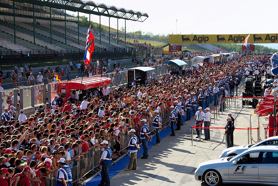 Pitlane was opened for public on Thursday afternoon