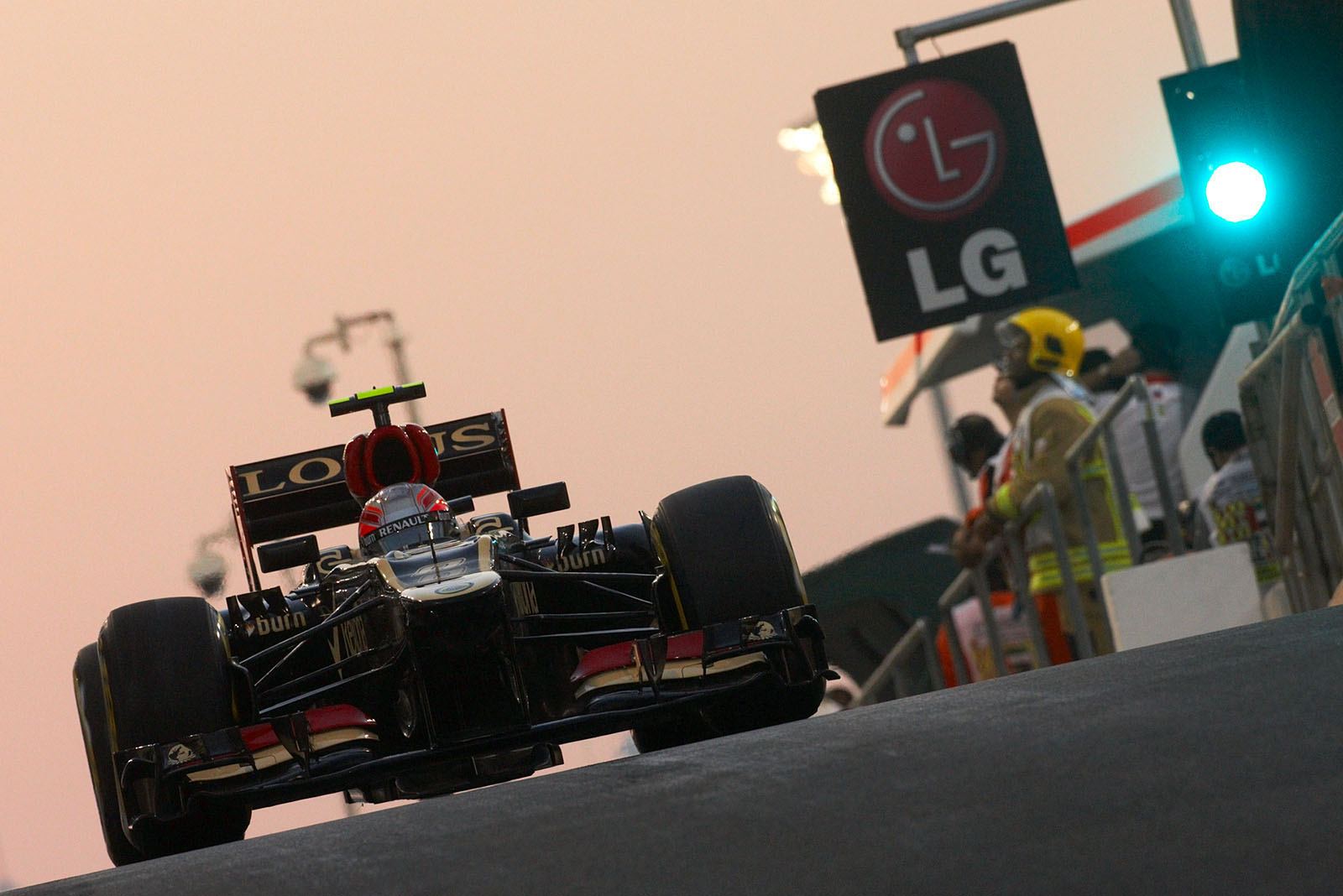 Green light for Romain Grosjean, Lotus-Renault, Saturday qualifying session