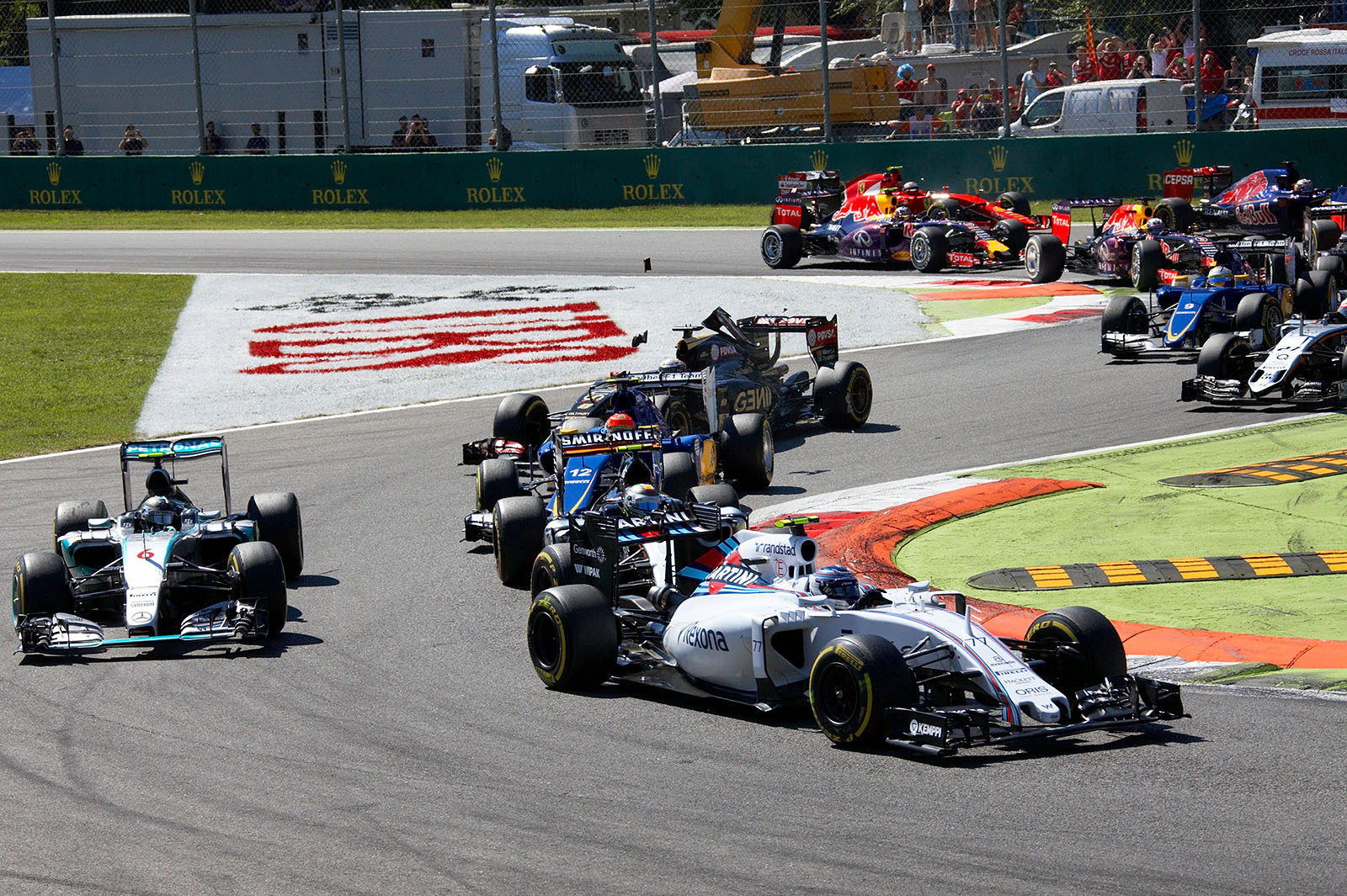 Valtteri Bottas, Williams-Mercedes drives through the 1st chicane at the start, Italian Grand Prix, Monza, 2015