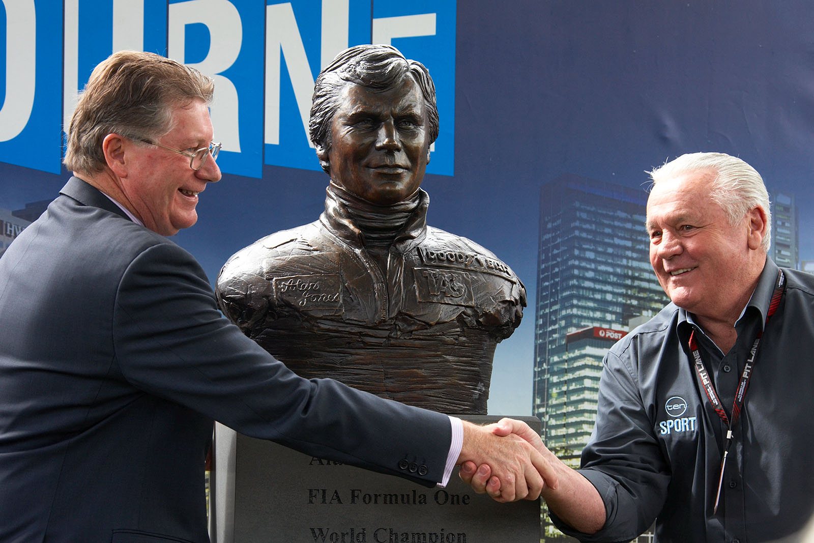 Australian racing legend Alan Jones with the statue unveiled in his honour