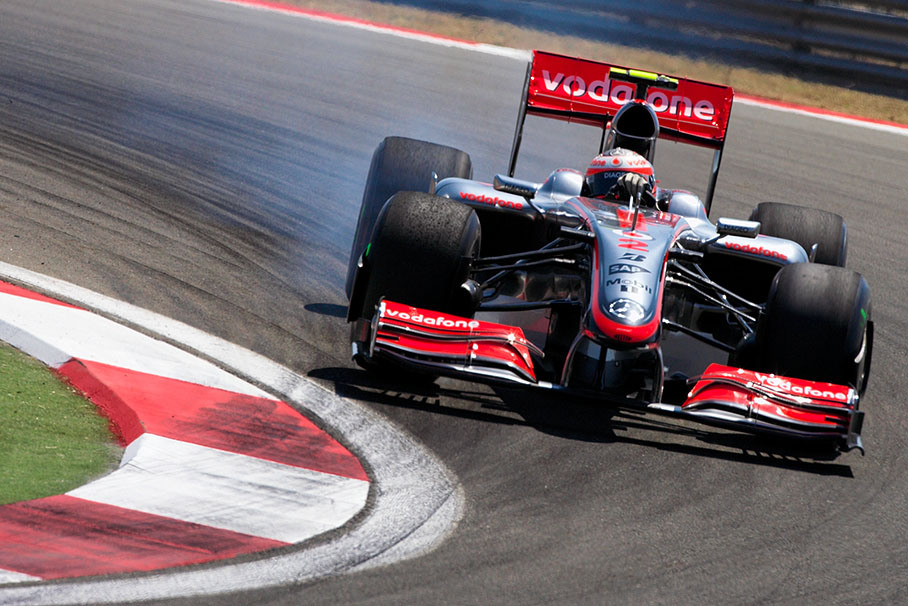 Heikki Kovalainen, McLaren Mercedes, brakes into turn 04 during Q2