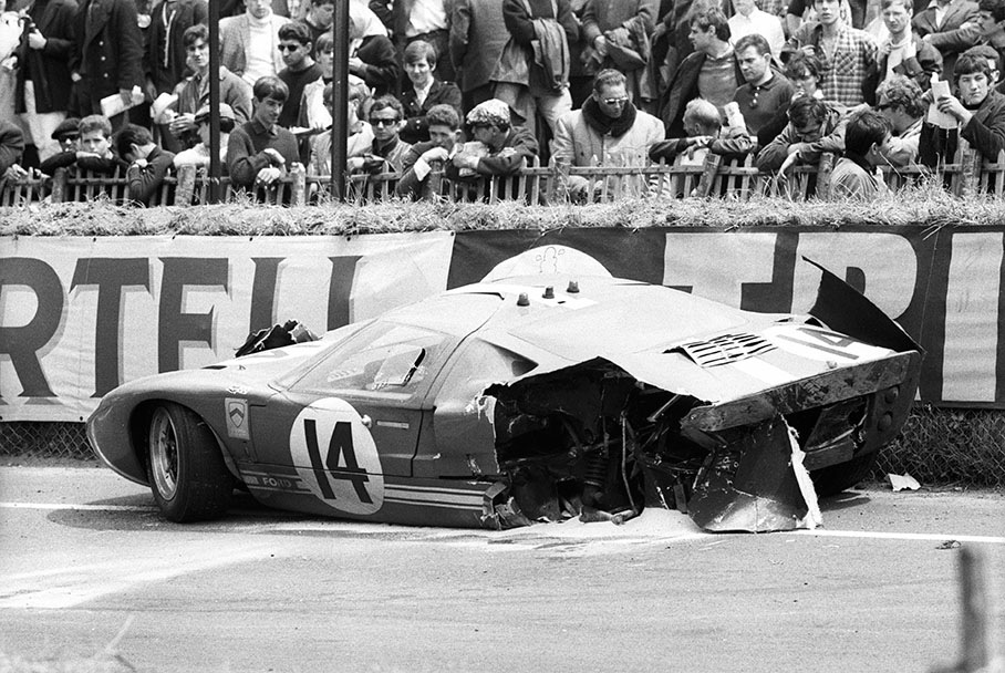 The destroyed Ford GT40 #1040 of Peter Sutcliffe (GB) and Dieter Spoery (CH)