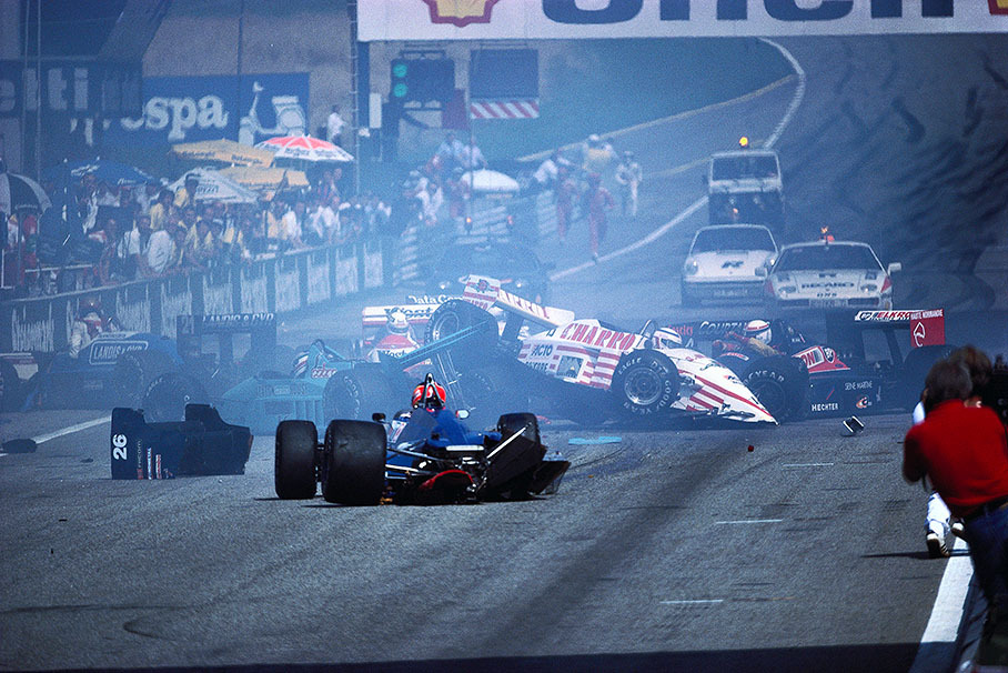 Violent incident at the restart of the Austrian Grand Prix 1987, the track was blocked again and the race red flagged for a second time