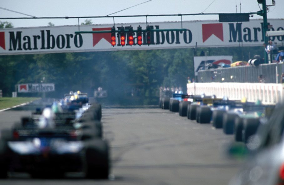F3000 race start