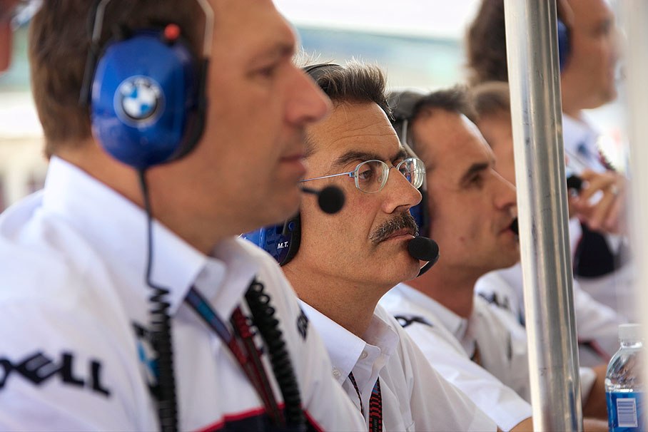 BMW Sauber pitwall command crew watches the race carefully: BMW motorsport director Dr. Mario Theissen, in front of him technical director Willy Rampf, in the background team manager Beat Zehnder