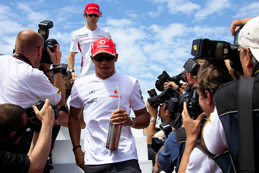 Lewis Hamilton returns from drivers parade