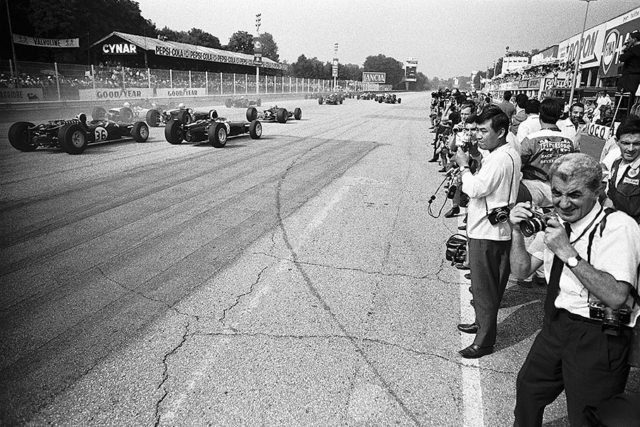 Start of the Italian Grand Prix in Monza 1966