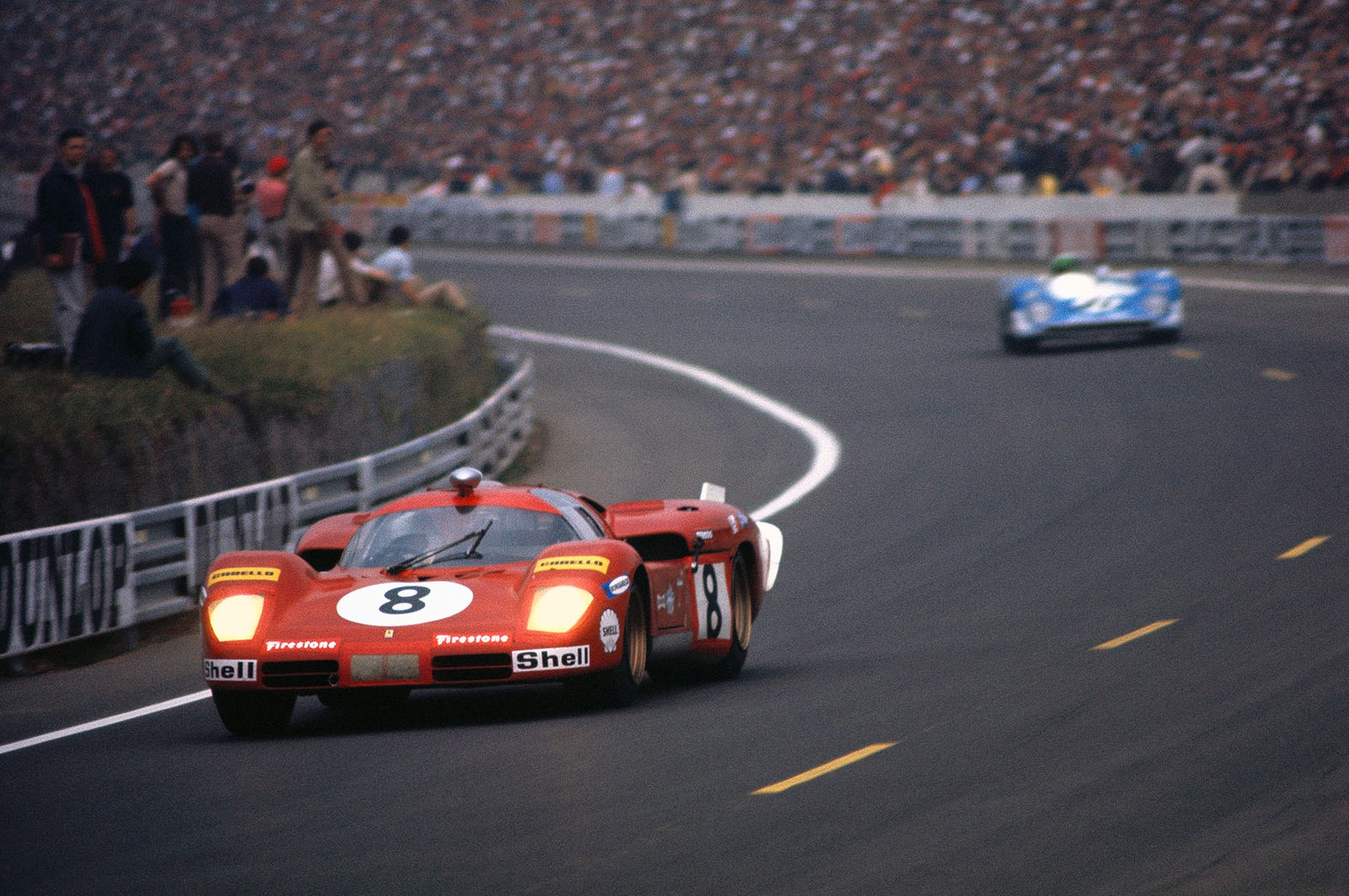 Arturo Merzario (I) on Ferrari 512 S #1034 in front of Henri Pescarolo's (F) Matra-Simca MS660 02