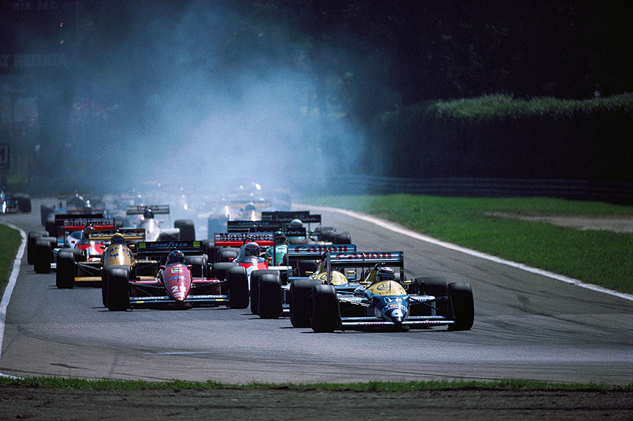 Nelson Piquet (Williams-Honda No 6) leading teammate Nigel Mansell and Gerhard Berger (Ferrari No 28).