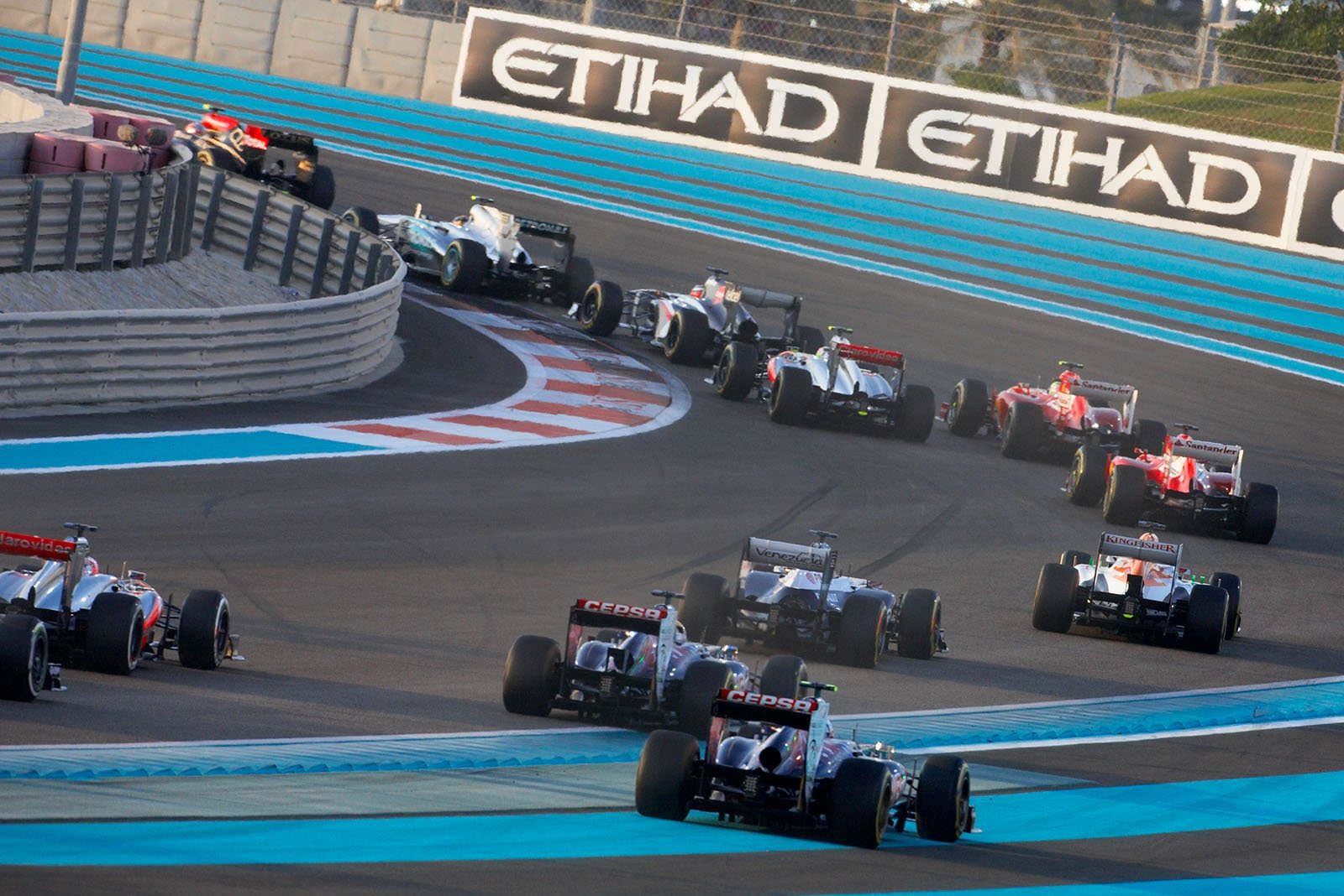 Midfield battle, Abu Dhabi Grand Prix, 2013