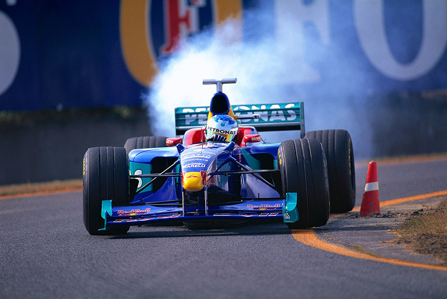 Jean Alesi leaves last corner with a blown-up engine