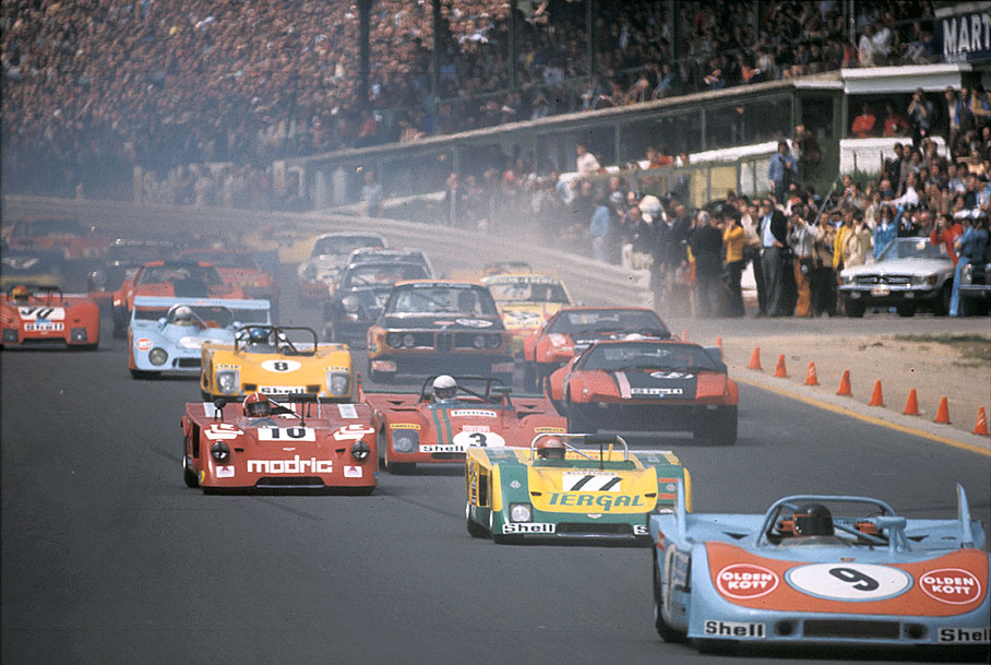 The start of the 1000 km Spa 1972, Reinhold Jöst's fifth grid placed Porsche 908/03 008 in front of the later third placed Chevron B19/21 Ford