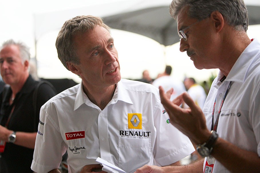 New Renault F1 team principal Bob Bell talks with BMW Motorsport Director Dr. Mario Theissen