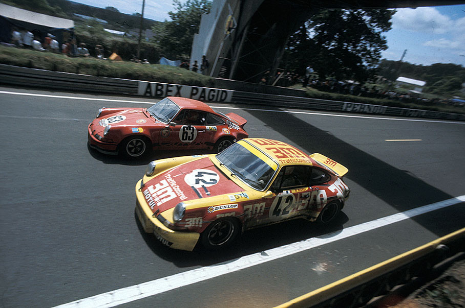 Georg Loos' (D) and Jürgen Barth's (D) Porsche Carrera RSR 911 #360 0847 overtake the Porsche Carrera RSR of Pierre Mauroy (F) and Marcel Mignot (F)