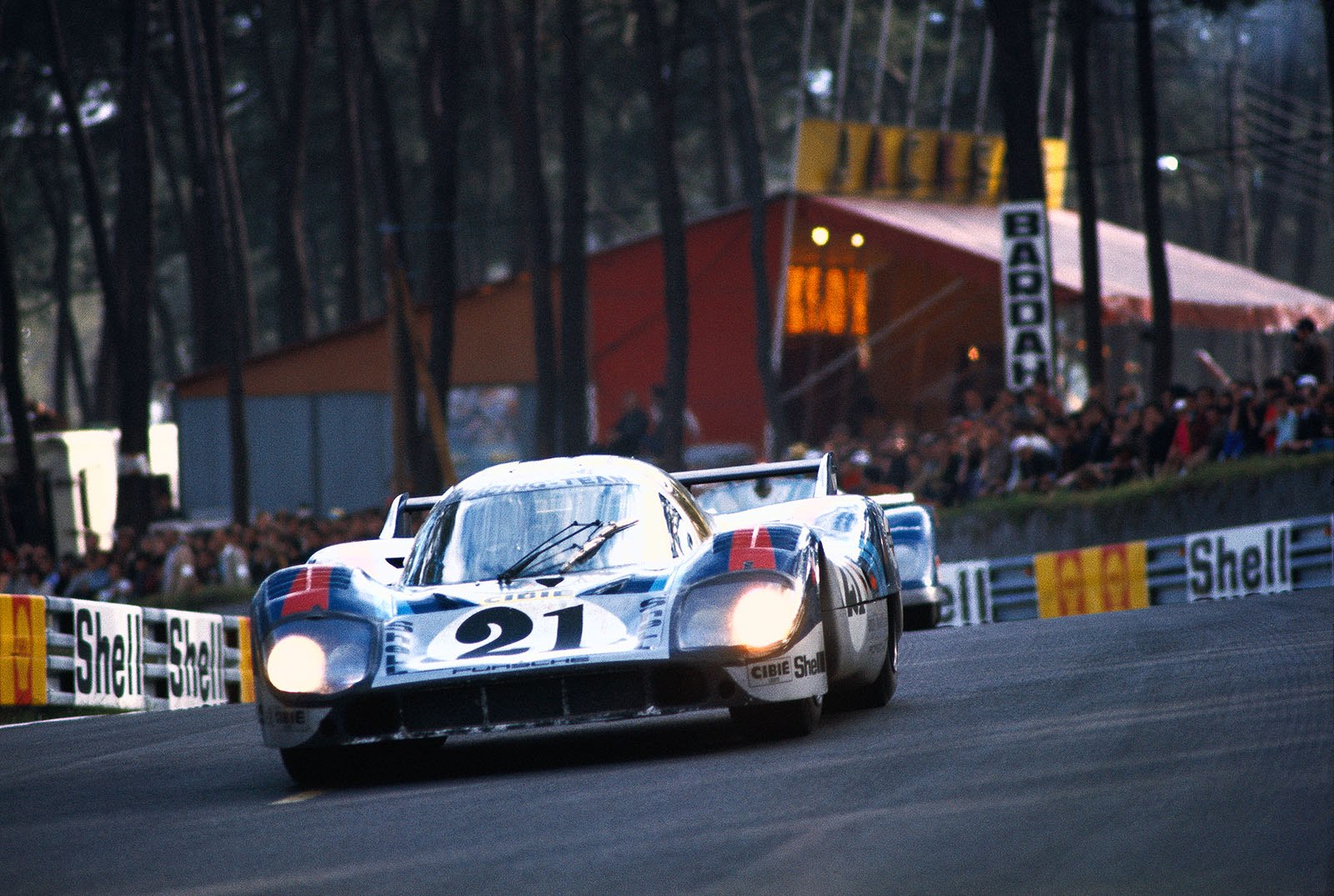GÈrard Larrousse (F) and Vic Elford (GB) on Martini International Racing Team's Porsche 917L 042