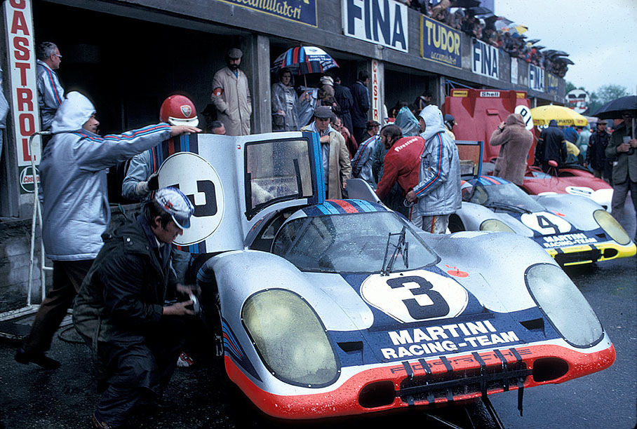 Vic Elford (GB) exits the Porsche 917K 020 in pits