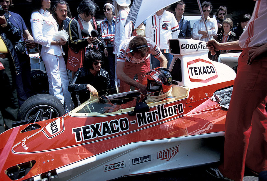 Third placed Emerson Fittipaldi on McLaren-Cosworth M23, Dutch GP Zandvoort 1974