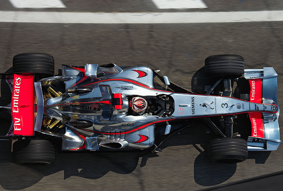 Kimi Raikkonen, McLaren-Mercedes MP4-21