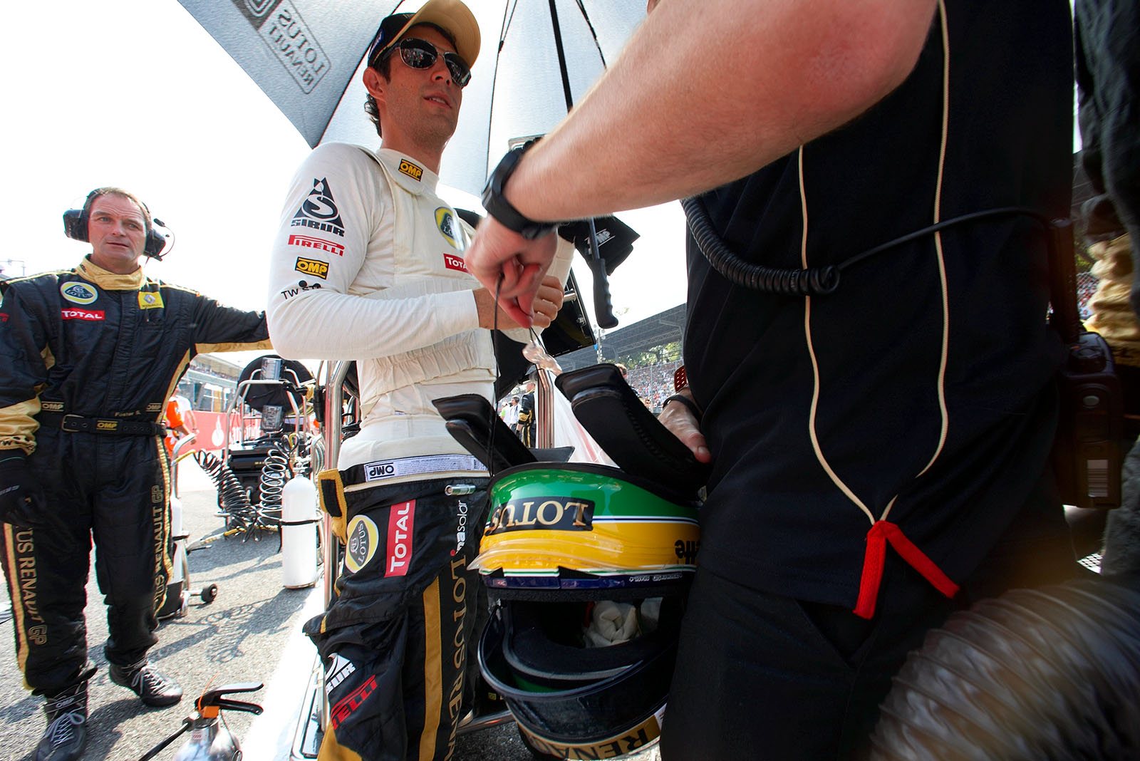 Bruno Senna, Lotus Renault GP, before the race
