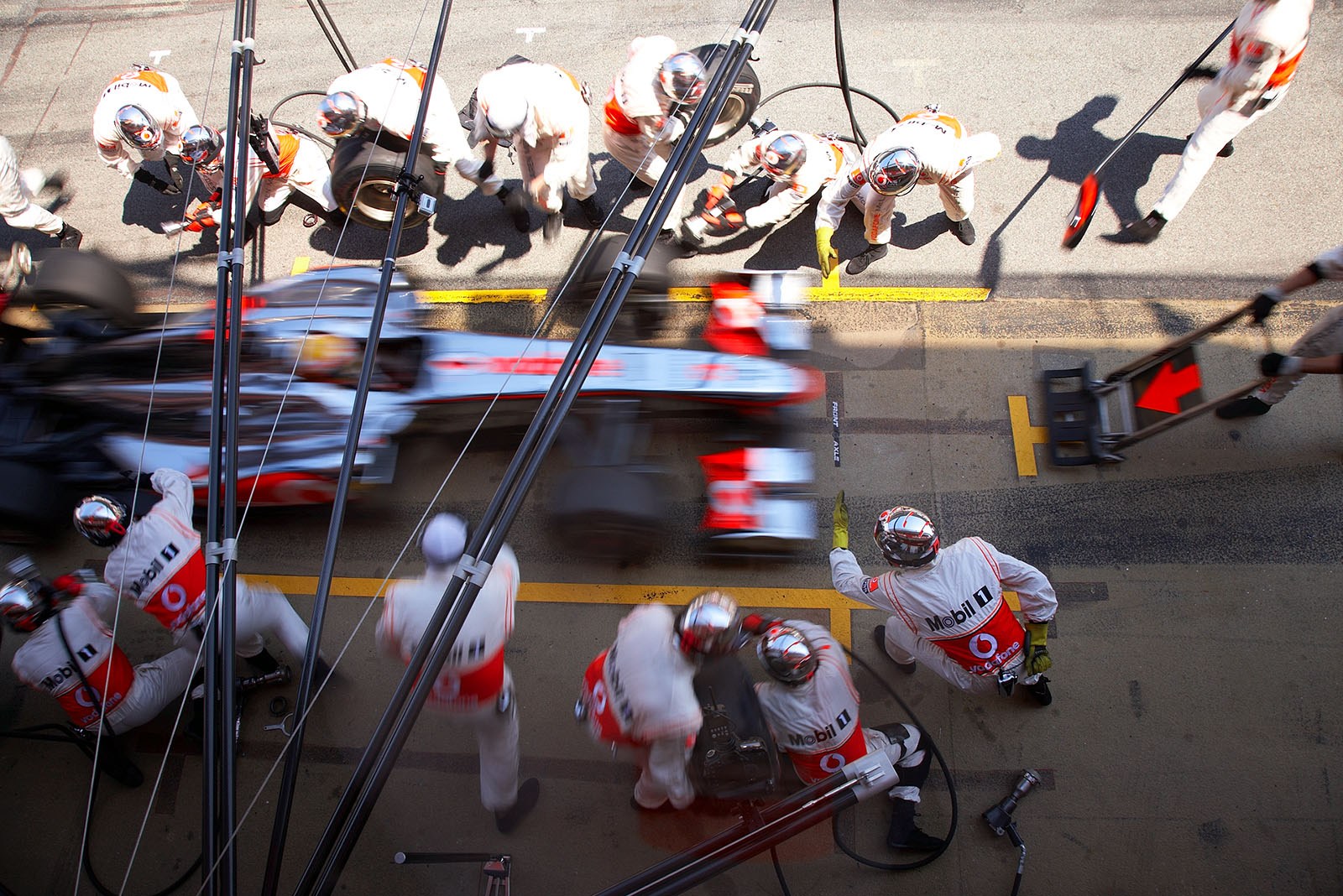 Pit stop of Lewis Hamilton, McLaren-Mercedes.