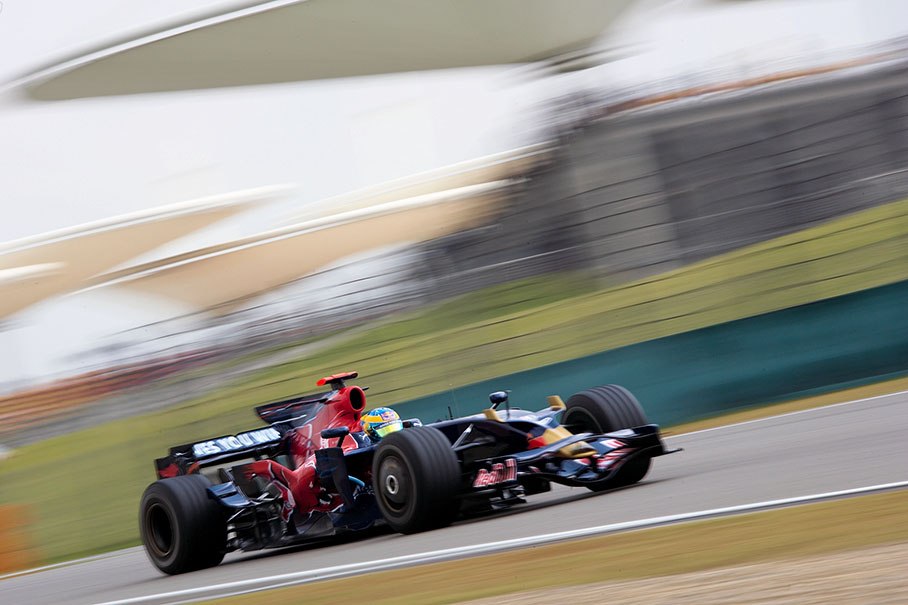 Sebastien Bourdais, Scuderia Toro Rosso