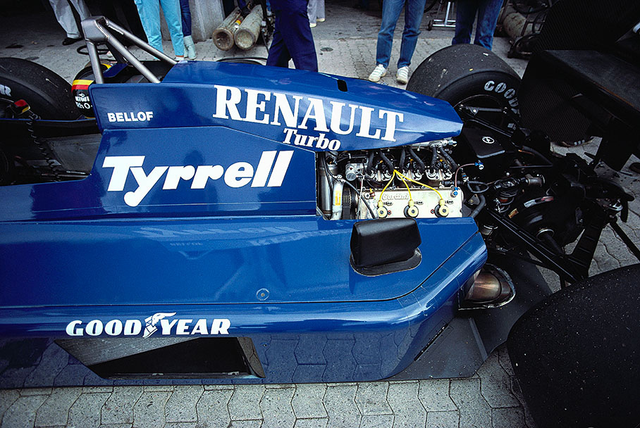 The Renault 1.5 litre turbo engine fits into Bellof's Tyrrell for the 1st time during the '85 season