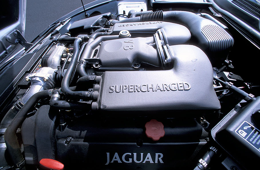 Jaguar XKR, 2001