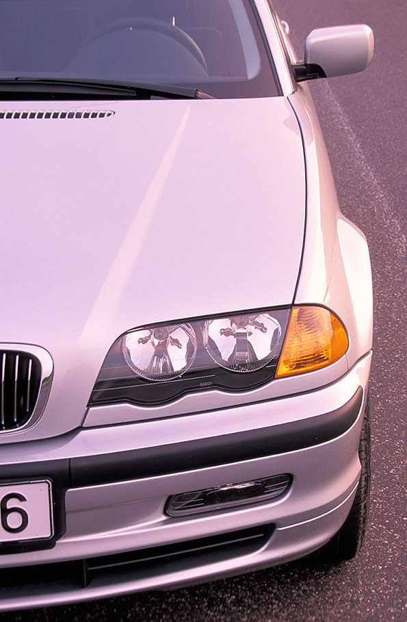 BMW 328i (E46), 1998