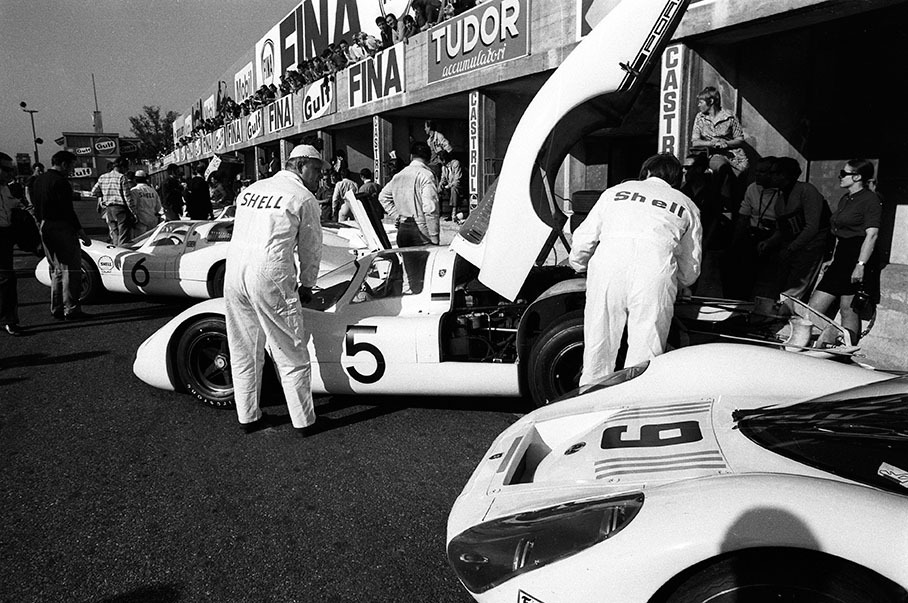 The Porsche 908 LH 027 of Udo Schütz (D) and Gerhard Mitter (D) is being prepared