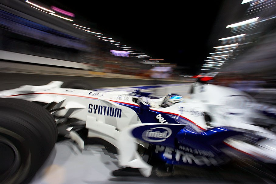 Nick Heidfeld, BMW Sauber F1, leaves his pits