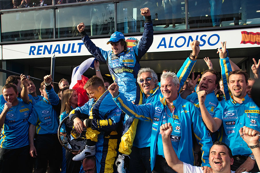 Celebrating Renault team