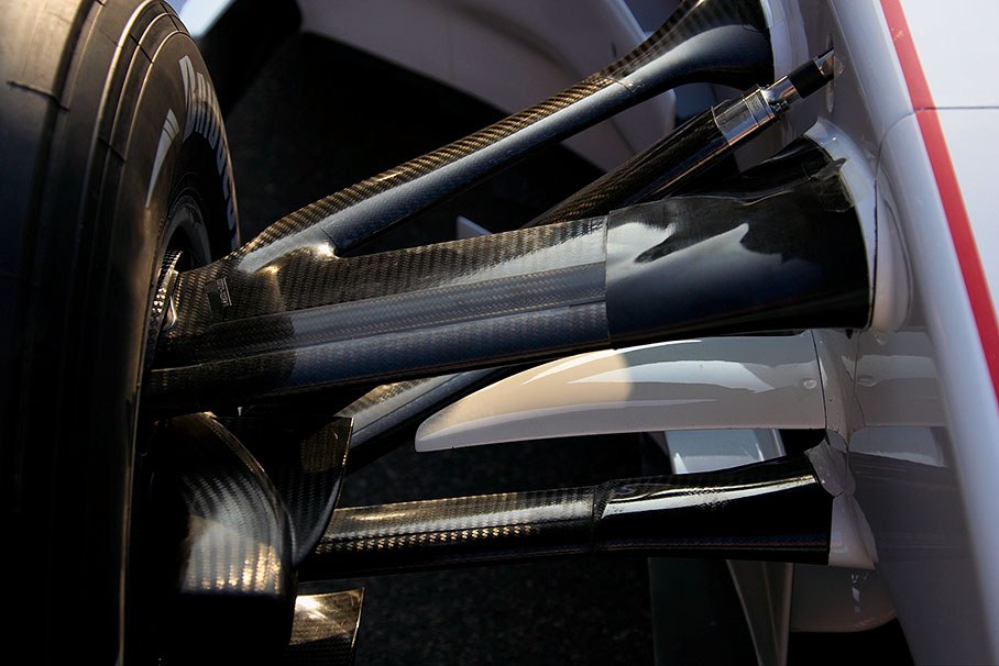 Front right suspension of a BMW Sauber car