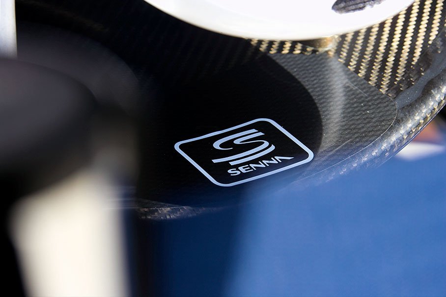 Senna sign on a Williams front wing