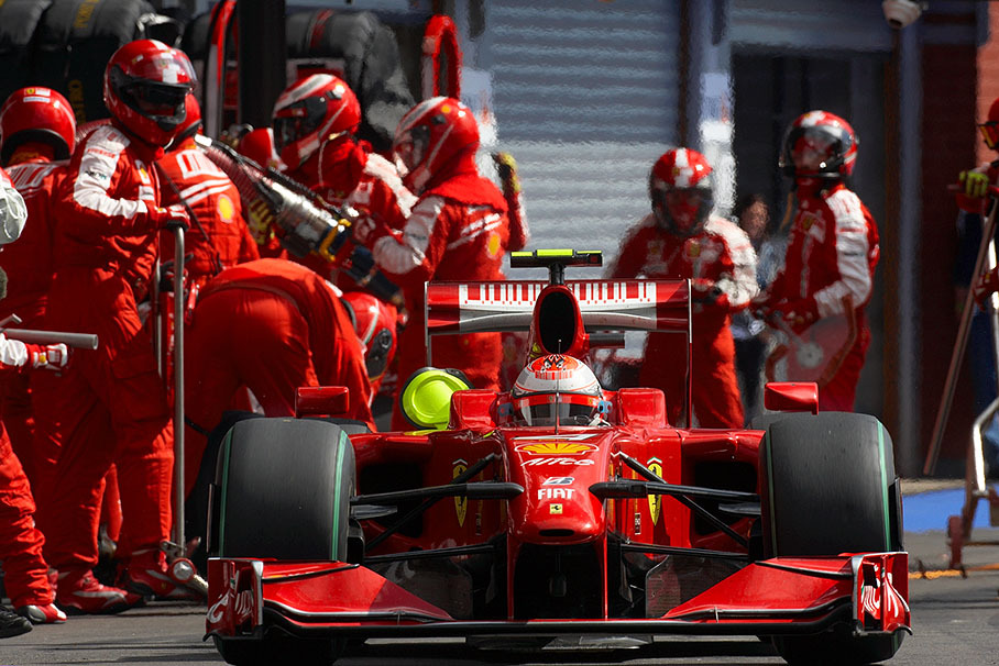 Kimi Raikkonen ends his stop at Ferrari pits and goes racing again