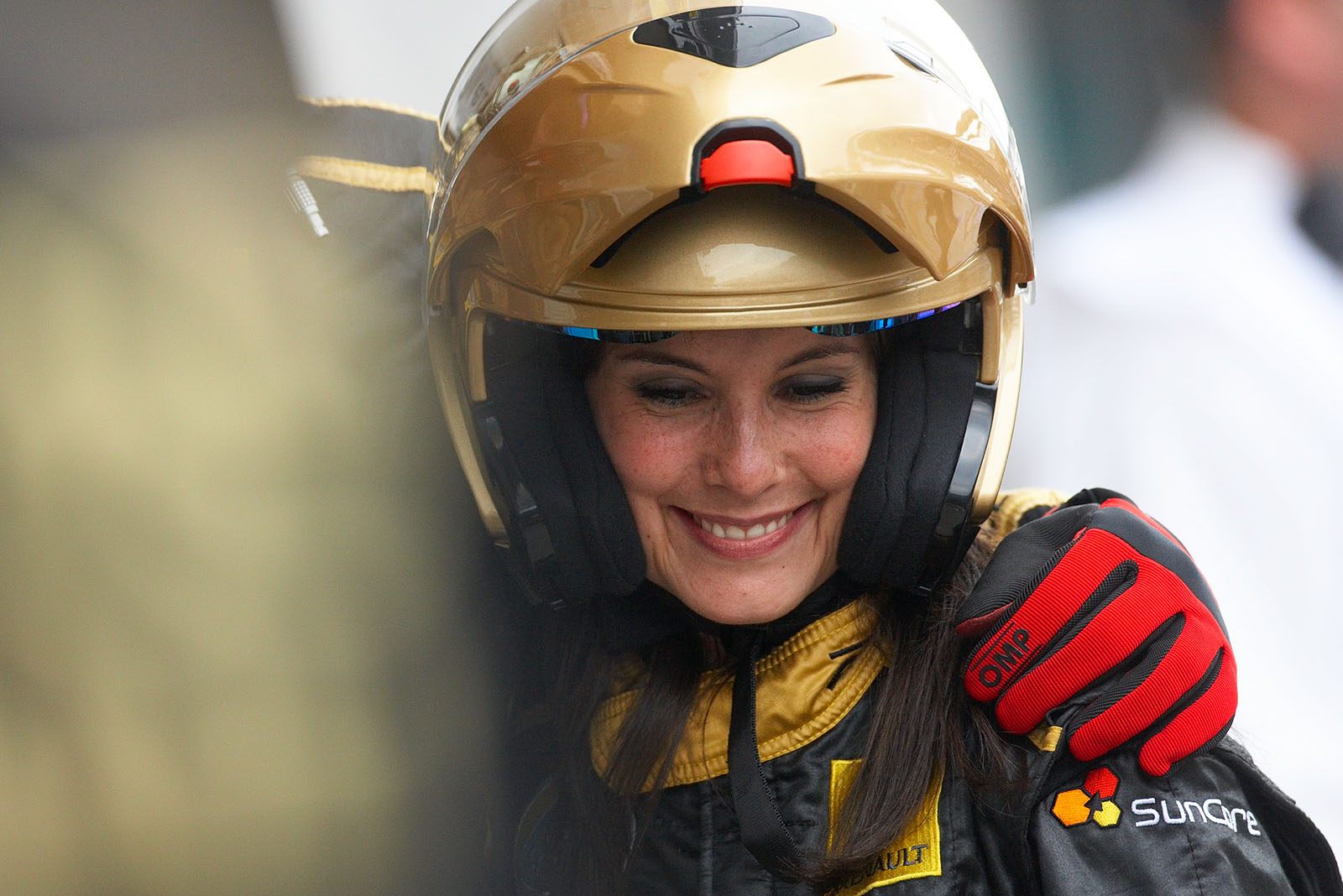 A driver in the Lotus Ladies Cup Series shows up as a guest in Renault pits