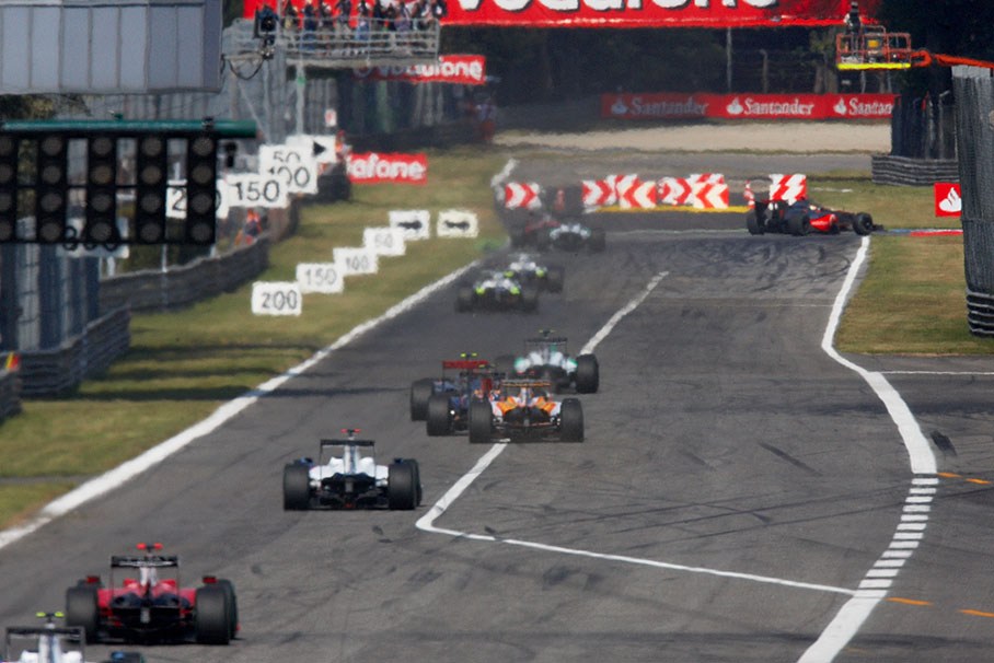 The distance between the cars grows after few laps