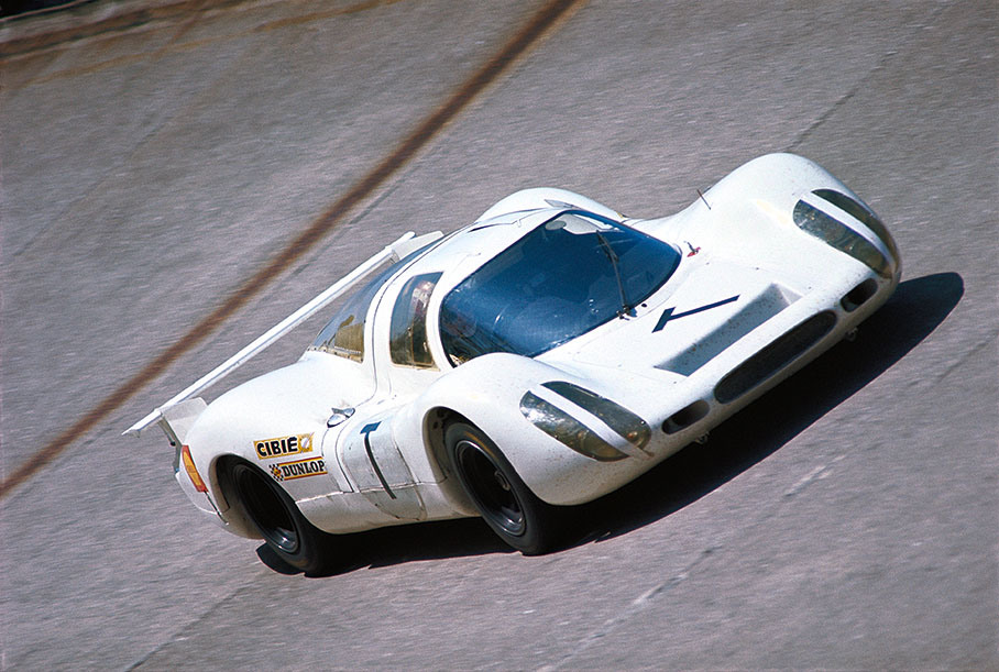 Jo Siffert does not start with this Porsche P908L 024 #T, photo was taken during the practice session
