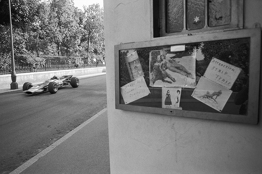 Cabaret showcase supported by track action, Monaco Grand Prix 1968